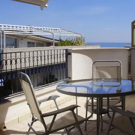 Apartamento Pineta 32 Bilocale Al Mare Con Servizio Spiaggia