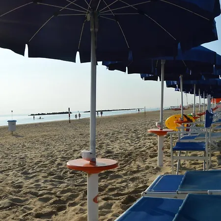 Apartamento Pineta 32 Bilocale Al Mare Con Servizio Spiaggia *