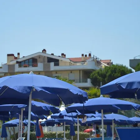 Apartamento Pineta 32 Bilocale Al Mare Con Servizio Spiaggia