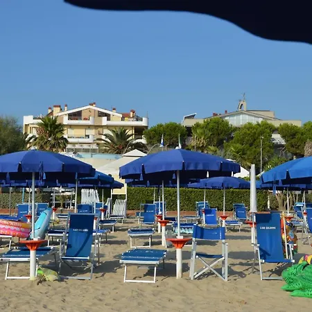 Pineta 32 Bilocale Al Mare Con Servizio Spiaggia Apartamento