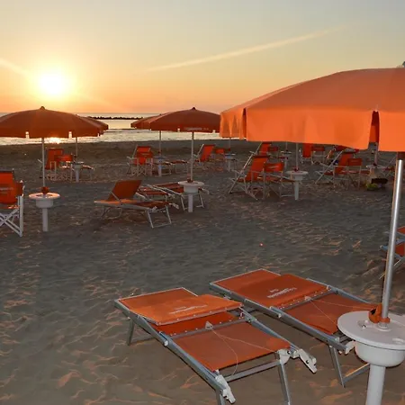 Apartamento Pineta 32 Bilocale Al Mare Con Servizio Spiaggia